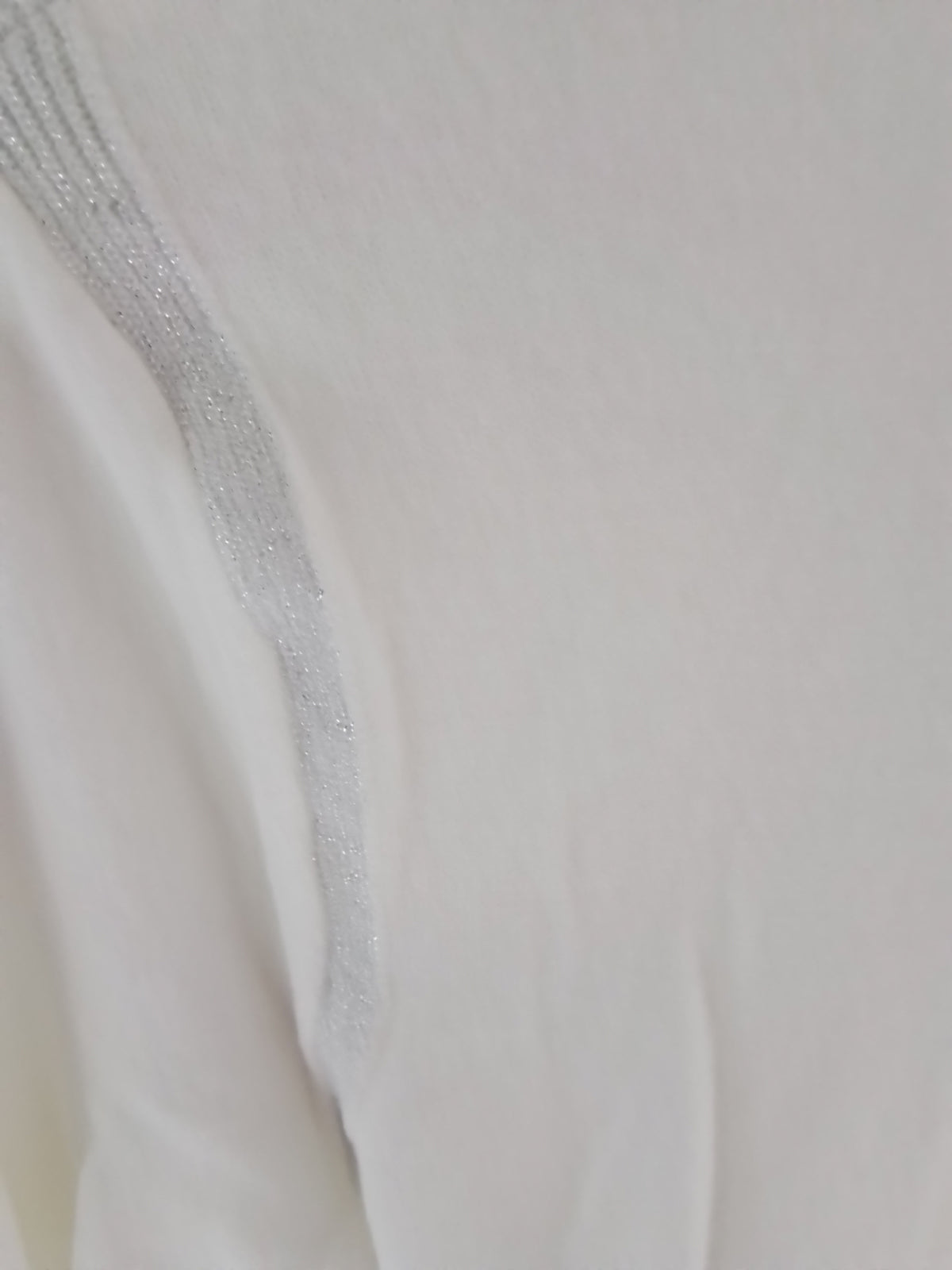 Gilet caché cœur ceinturé avec bandes lurex, coloris Ivoire