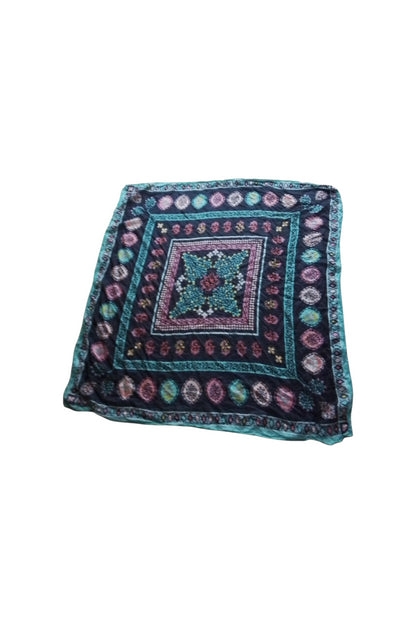 Grand foulard carré en soie