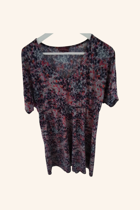 Robe imprimée, coupe fluide, col V