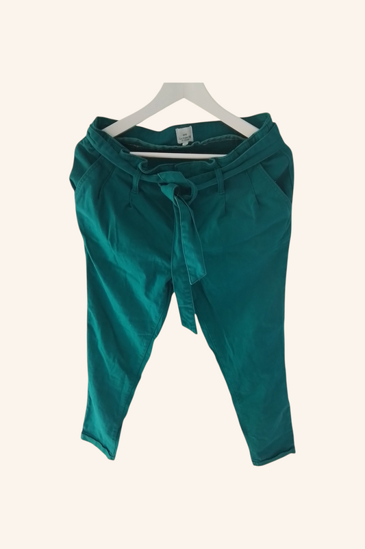 Pantalon coton stretch coupe fuselée et ceinturé bleu turquoise