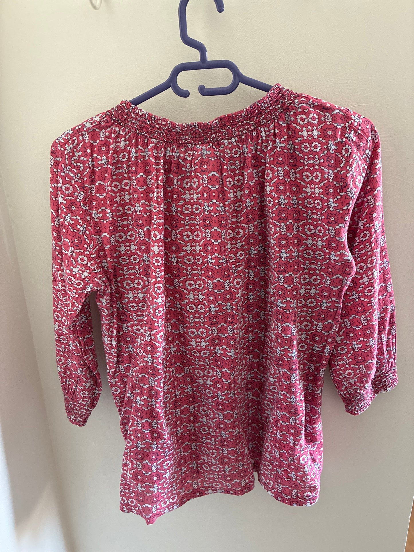 Blouse vieux rose motifs blanc