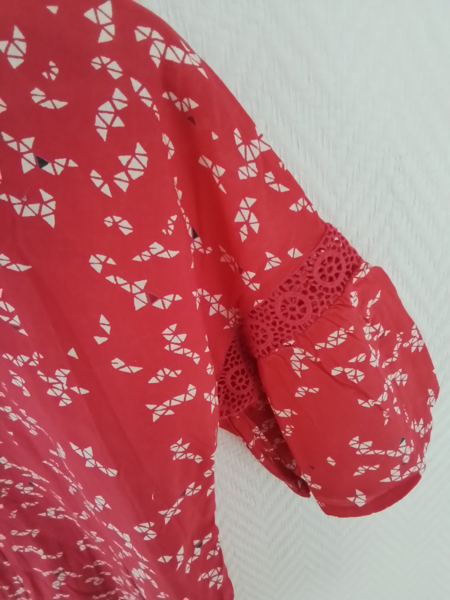 Top coton imprimé manches 3/4 avec guipures aux manches