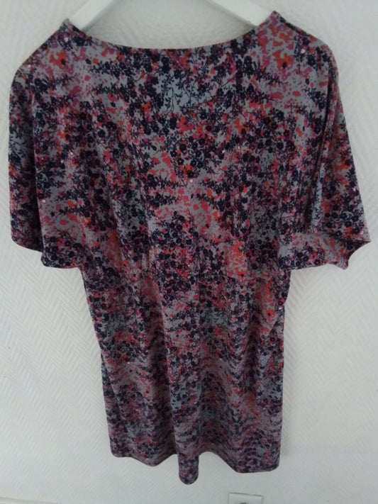 Robe imprimée, coupe fluide, col V