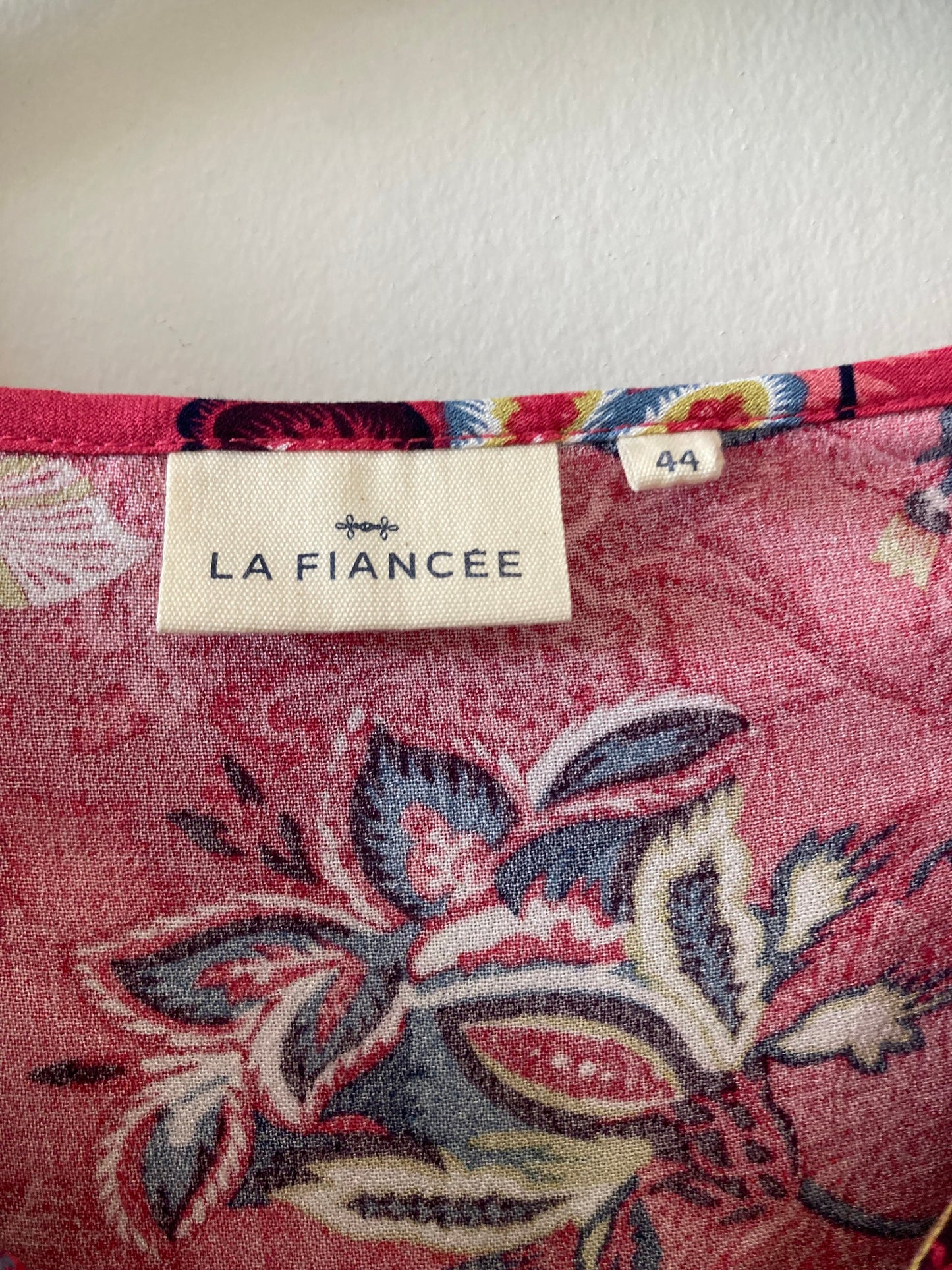 Blouse rose manches longues à motif
