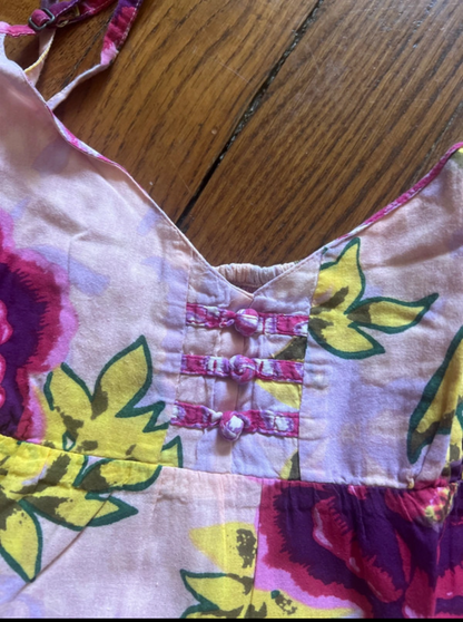 Robe courte à fleurs