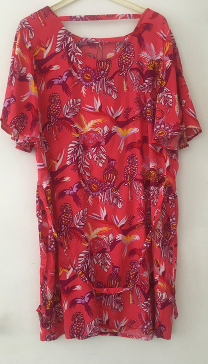 Robe neuve avec étiquette