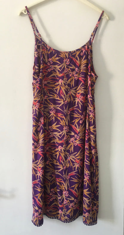 Robe légère neuve avec étiquette