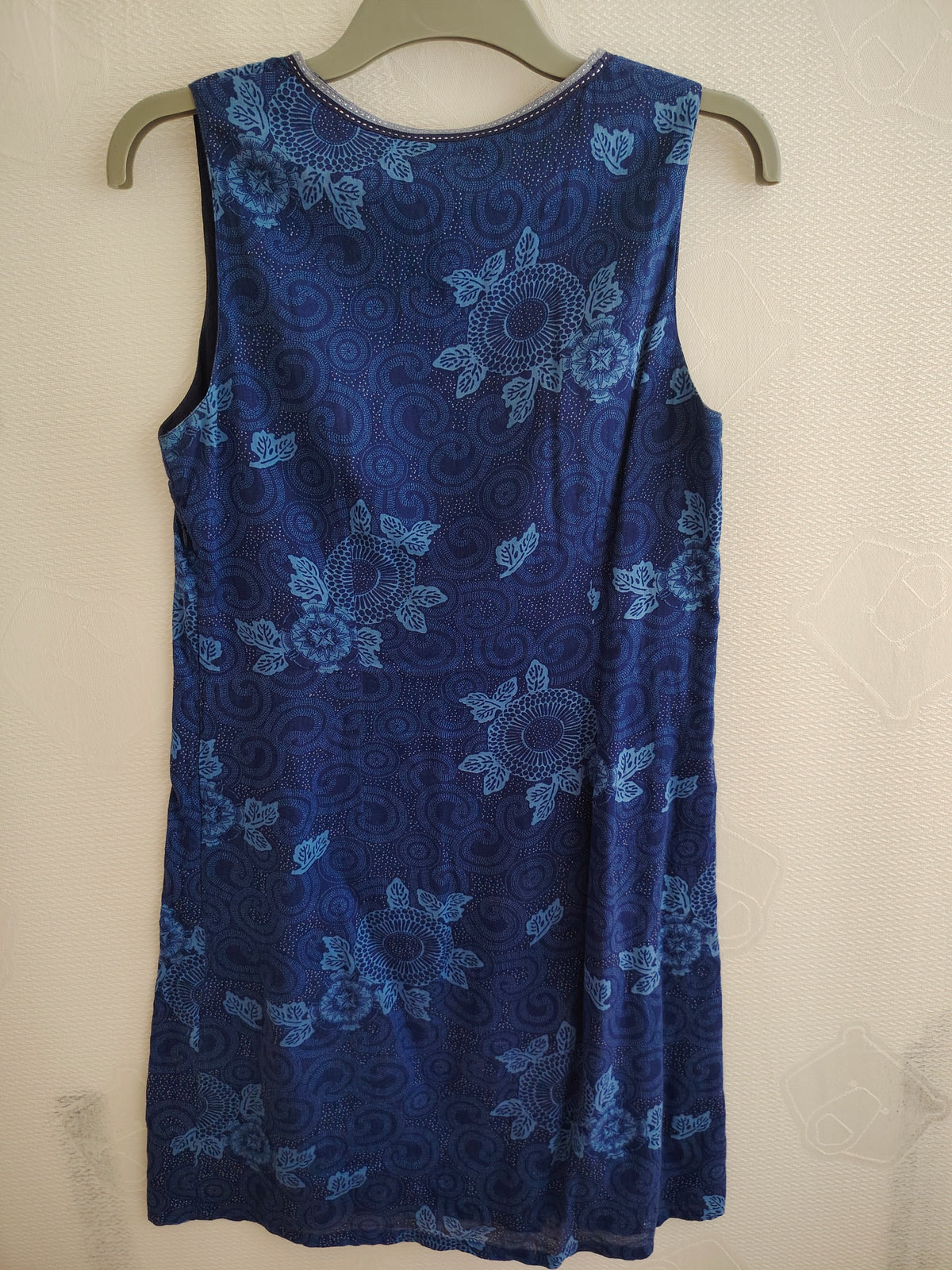 Robe bleue légère