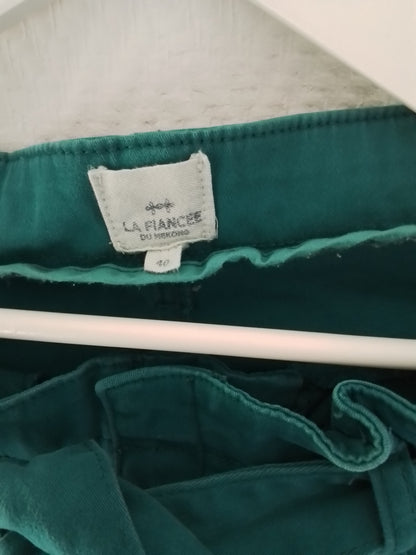 Pantalon coton stretch coupe fuselée et ceinturé bleu turquoise