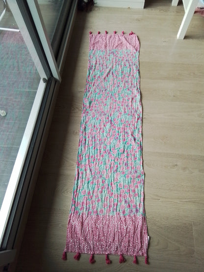 Longue étole coton avec pompons