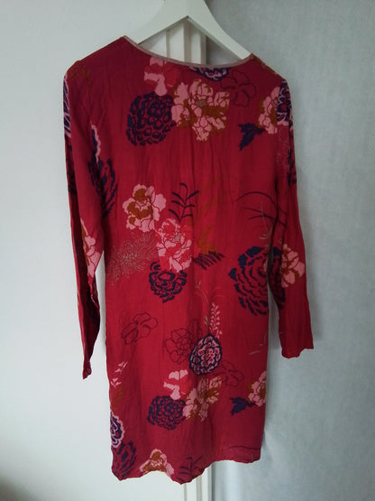 Robe rose et bleu, cintrée, en viscose