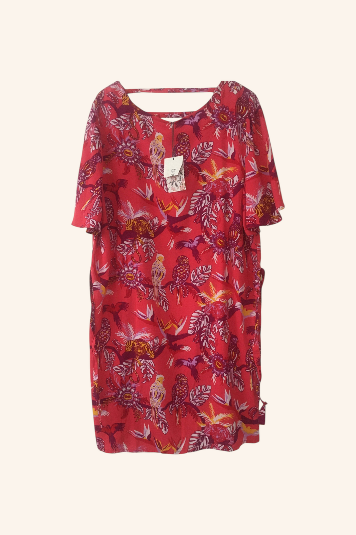 Robe neuve avec étiquette