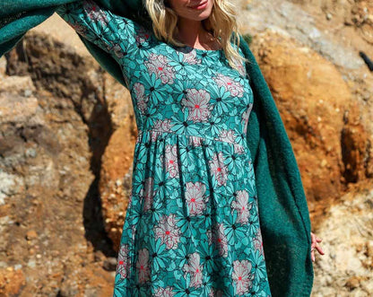 Robe évasée en maille jersey
 KANEI