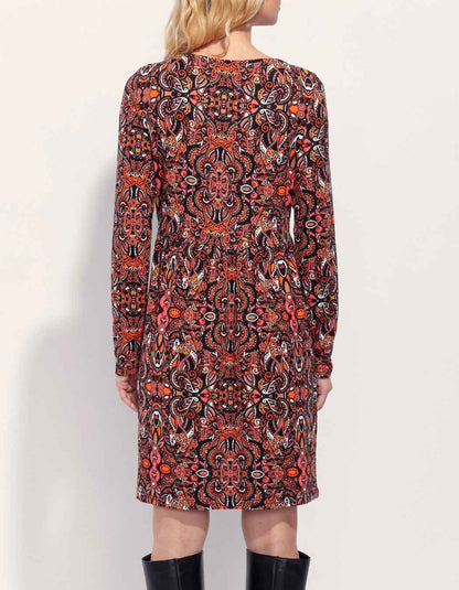 Robe évasée en maille jersey
 KANEI