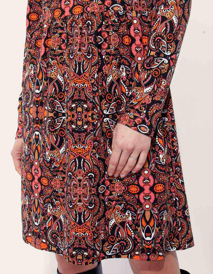 Robe évasée en maille jersey
 KANEI