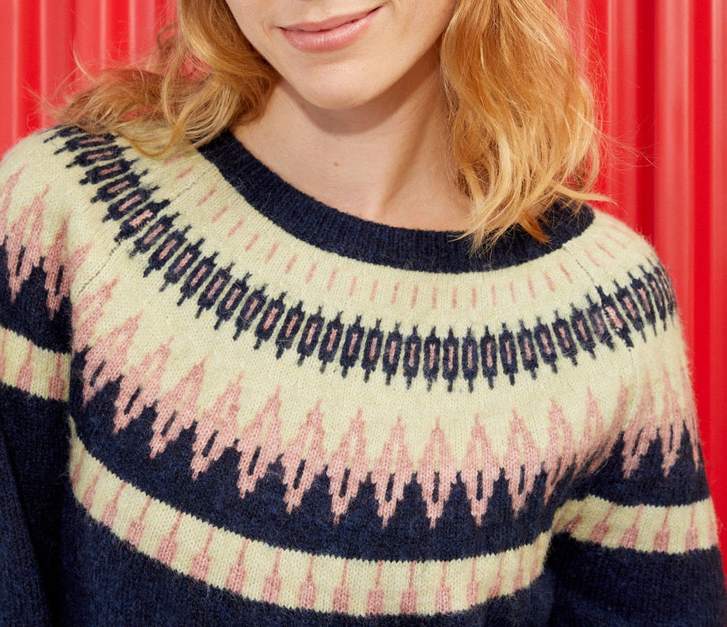 Robe pull jacquard à motif LATA