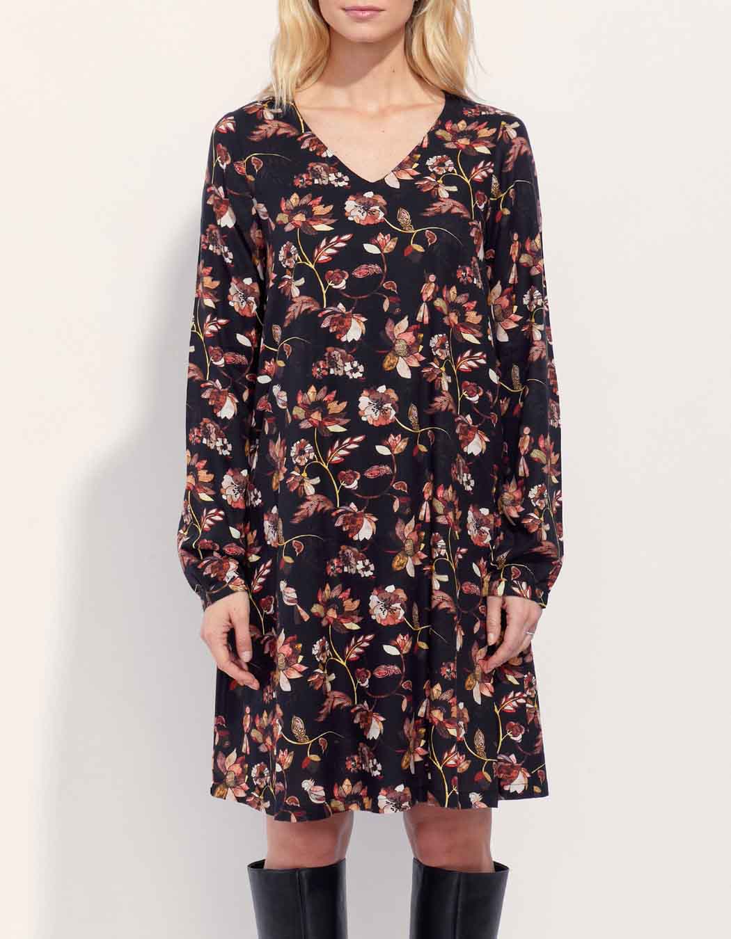 Robe fluide evasée Ecovero
 NOZOMI
