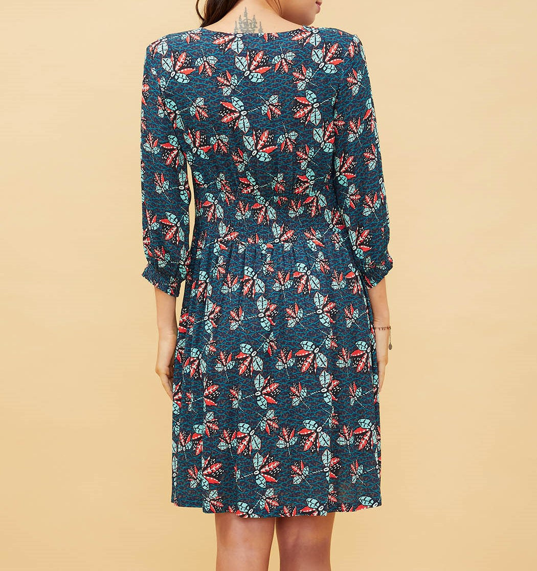 Robe fluide ajustée col boutons Ayanna