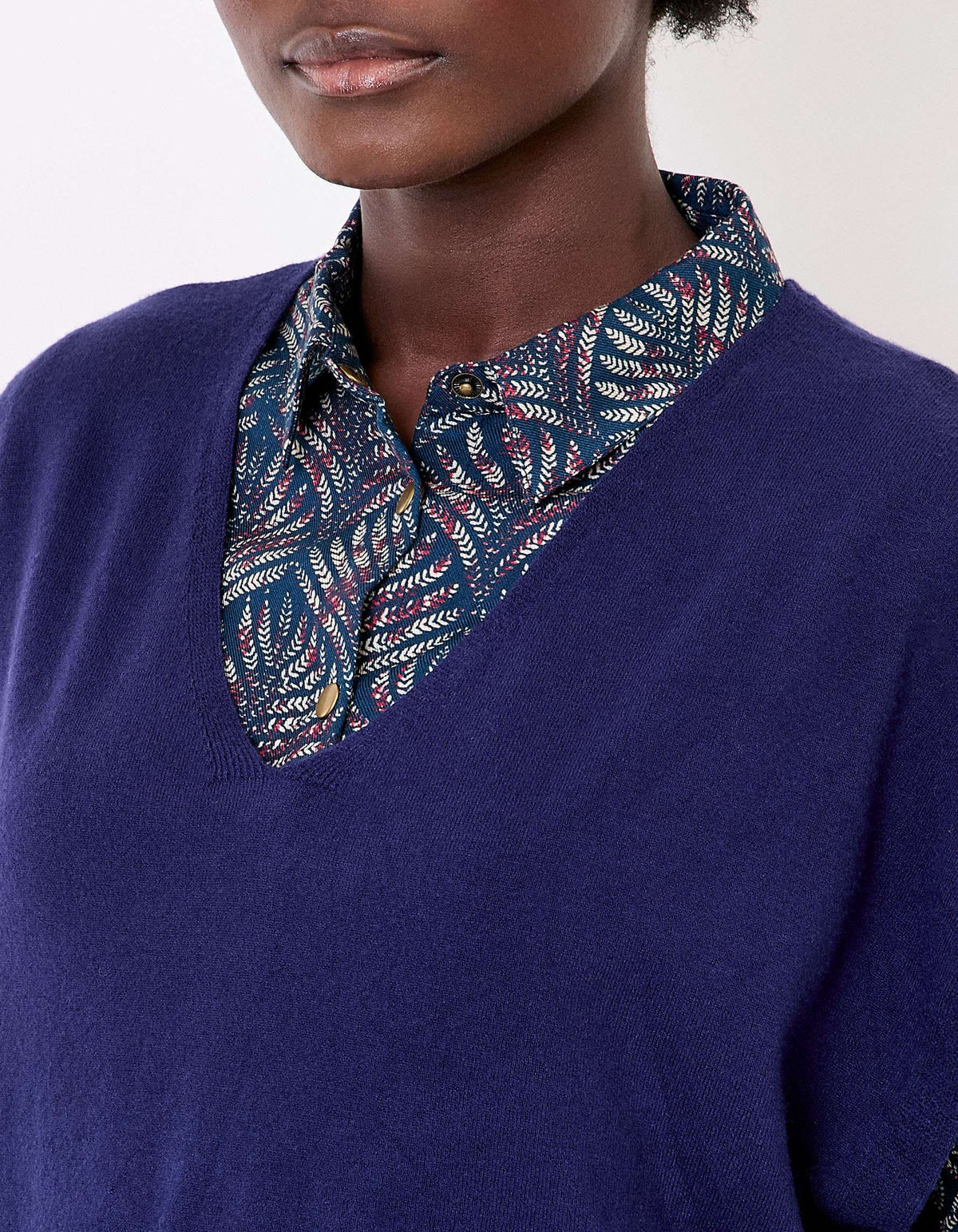 Pull maille sans manche col V SATINKA